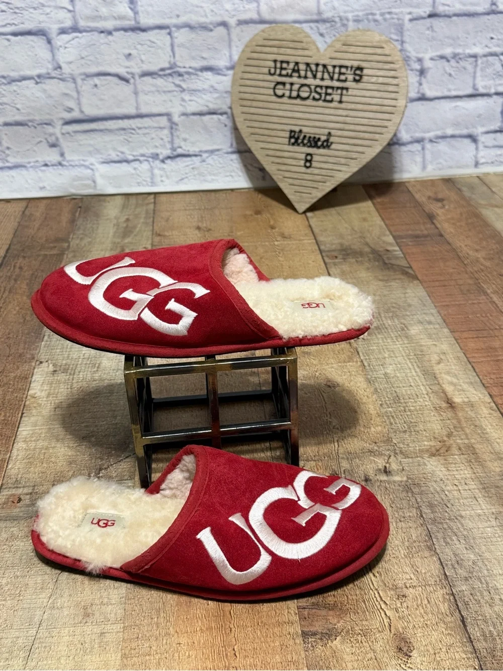UGG SCUFF LOGO RED WHITE SLIP ON SLIPPER US 11/ EU 44 / UK 10